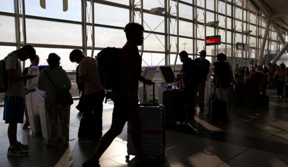 AS Wajibkan Turis Untuk Berikan Riwayat Medsos