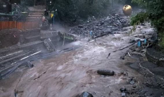 Kolam Wisata Guci Segera Diperbaiki Usai Banjir