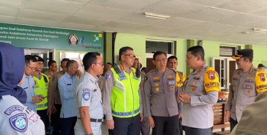 Polda Jateng Buka Posko Untuk Keluarga Korban Bus Semarang