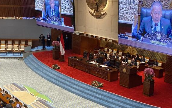 Paripurna Menetapkan Polri di Bawah Presiden