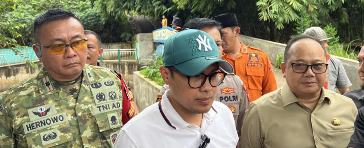 Banyak Karbon Aktif di Sungai Jeletreng Tangsel