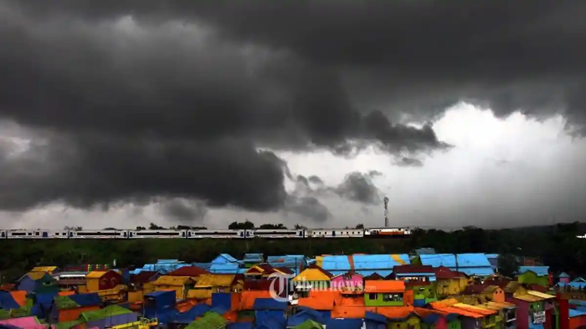 Peringatan Cuaca Ekstrem Melanda Wilayah Indonesia Pekan Ini